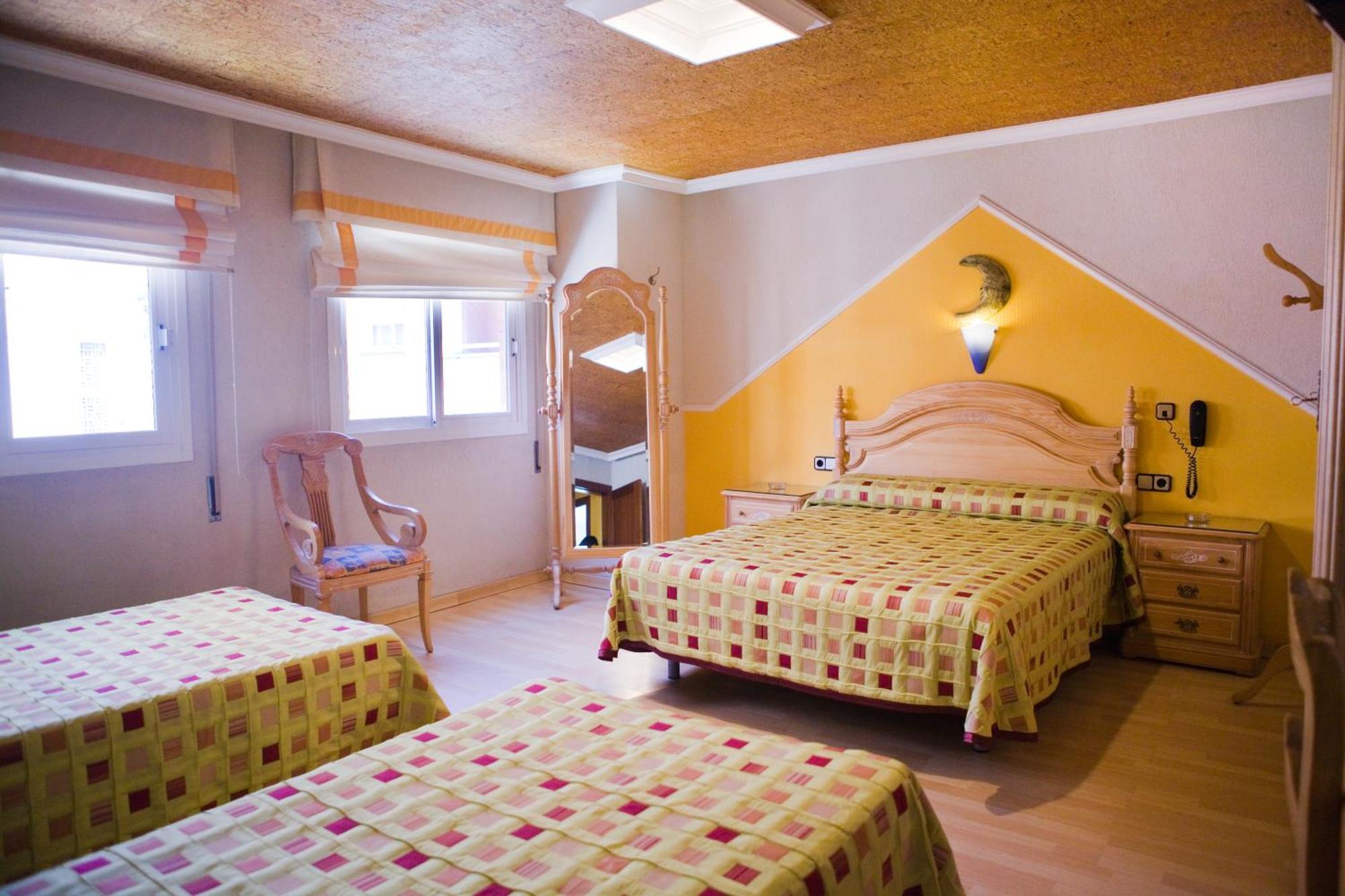Hostal La Campana 모트릴 객실 사진